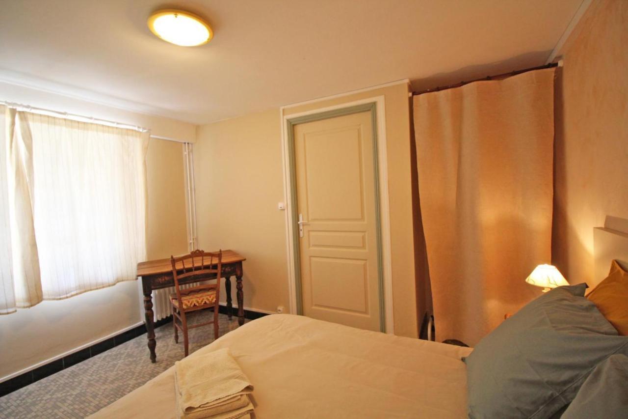 Les Vieux Fourneaux Bed & Breakfast Nantiat Dış mekan fotoğraf