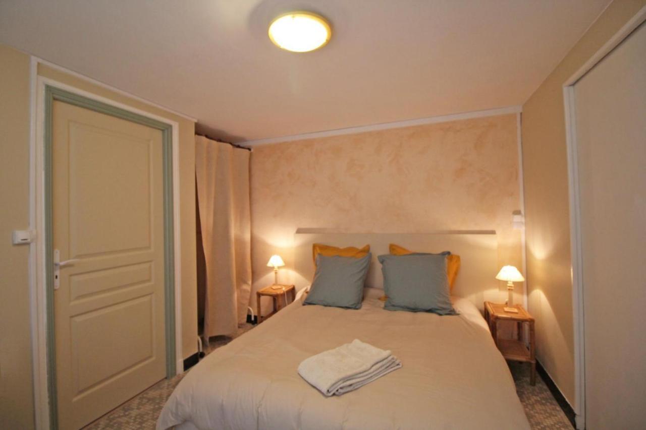 Les Vieux Fourneaux Bed & Breakfast Nantiat Dış mekan fotoğraf